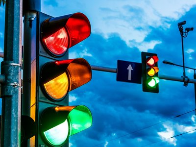 Ampel, Foto: AdobeStock/monticellllo Ampel, Foto: AdobeStock/monticellllo