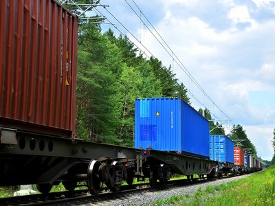 Container-Zug, Foto: Adobe Stock/Max Safaniuk Container-Zug, Foto: Adobe Stock/Max Safaniuk
